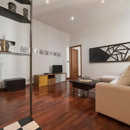 San Giovanni Stylish Flat Rom